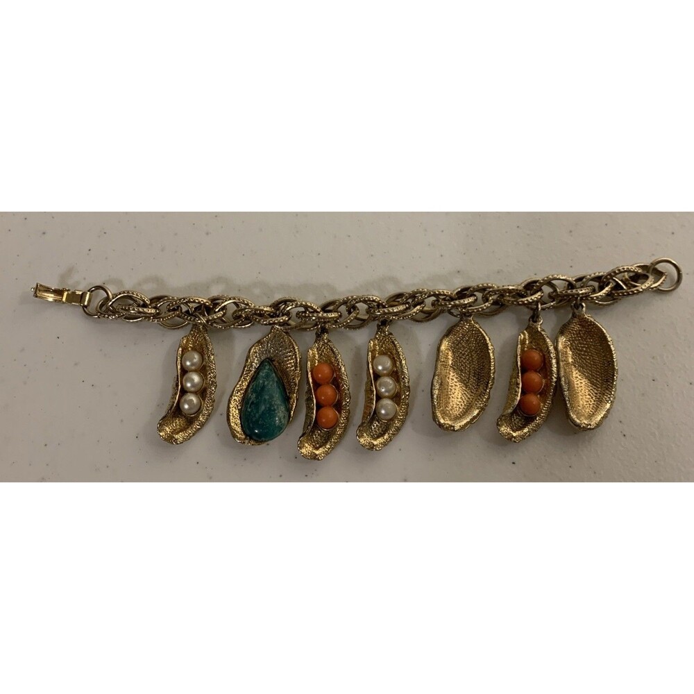 Vintage Pea Pod Charm Bracelet Gold Tone Unique Rare